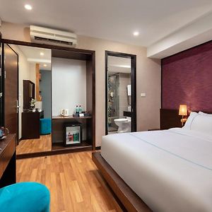 Deluxe Double or Twin Room Internal Window